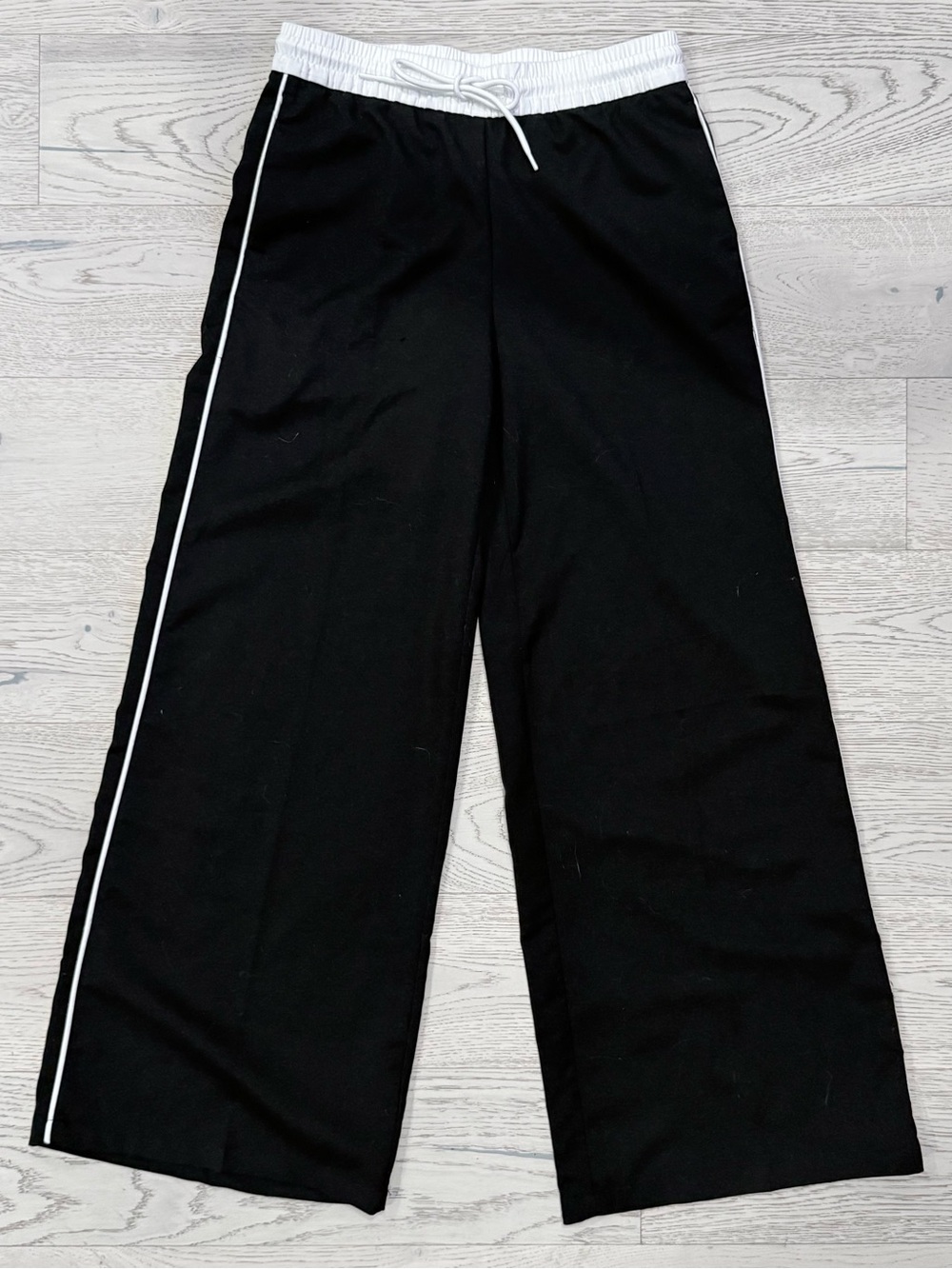 H&M Divided Wide-Leg Pull-On Track Pants in Black with White Piping Size XS NWOT